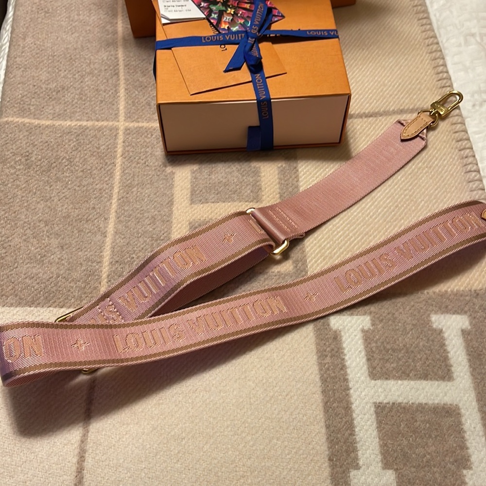 Louis Vuitton Multi Pochette Accessories Rose Pink Strap - Picture 4 of 11